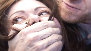 Der Meister hat seine eigene Frau entführt Amateurfrau im Kofferraum zurückgelassen