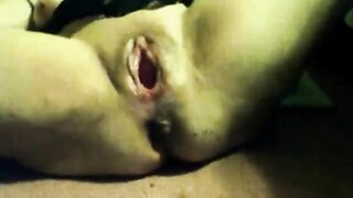 Deanna's Pussy Fisting & Stretching on Webcam