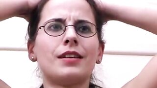 女子校生をステップで矯正