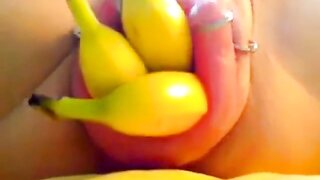Extreme Pussy Pumping: Banana Fist on Webcam