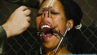 Final Casino Gag Trial Locks Sass in Futile Struggles