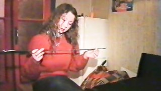 Süßeste 90er-Jahre-Puppe bereitet sich auf intensives Spanking vor