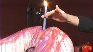 まんこにキャンドルの極端に熱い美女が汚い屈辱を好き