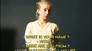 Rubia inocente con enormes tetas habla de... Azotes