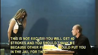 Geile Schönheit probiert zum ersten Mal harte Stockschläge aus